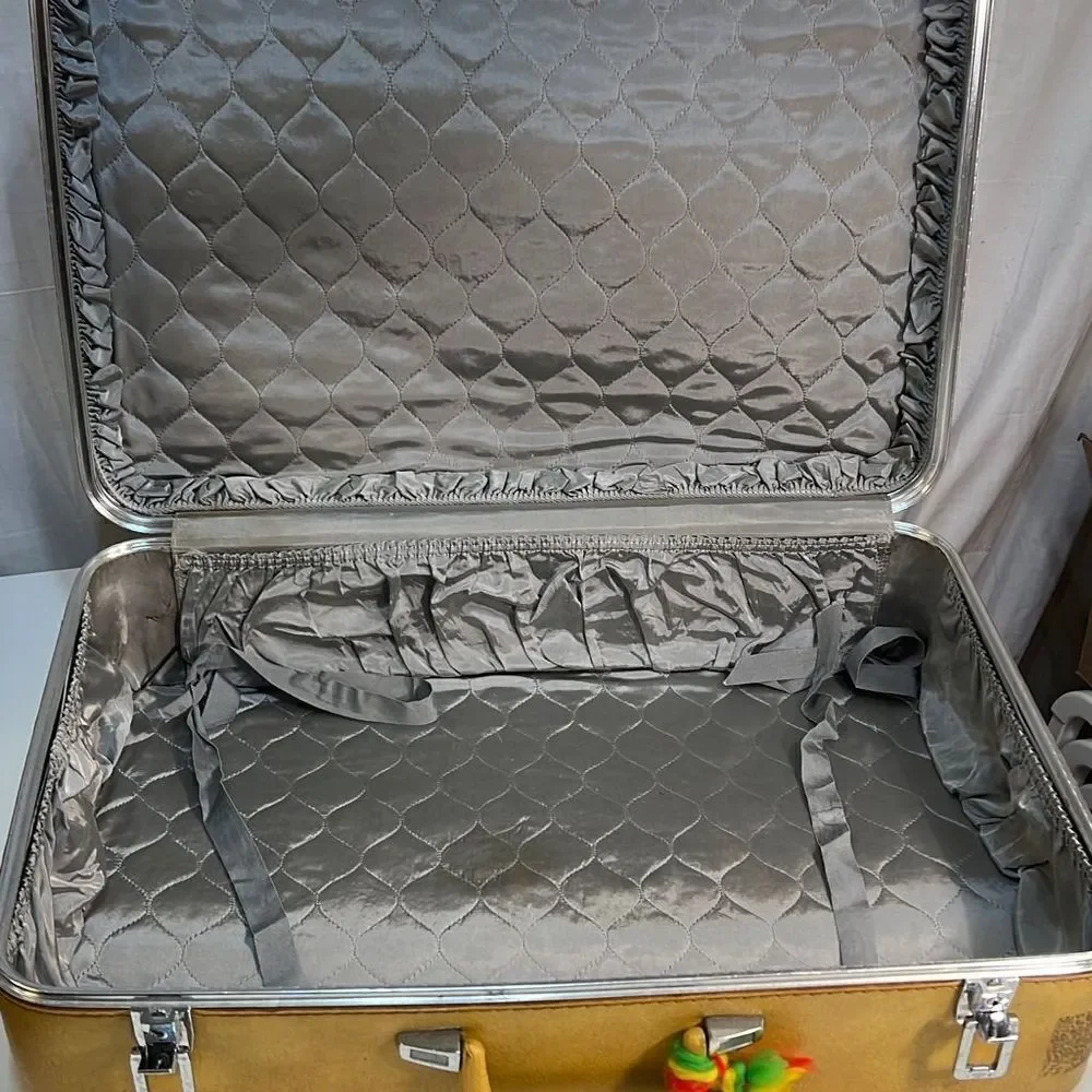 ‎featherlite vintage hippie luggage